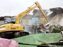 Setelah Kalijodo, Bangunan Liar di Kolong Tol Pluit Dibongkar