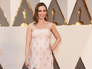 Perankan Mary Poppins, Hadiah Emily Blunt untuk Anaknya