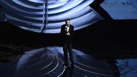 Penampilan memukau Sam Smith di Oscar 2016