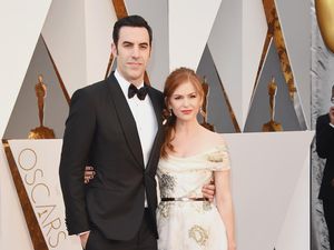 Aktor Borat Sindir Habis Zuckerberg di Golden Globe