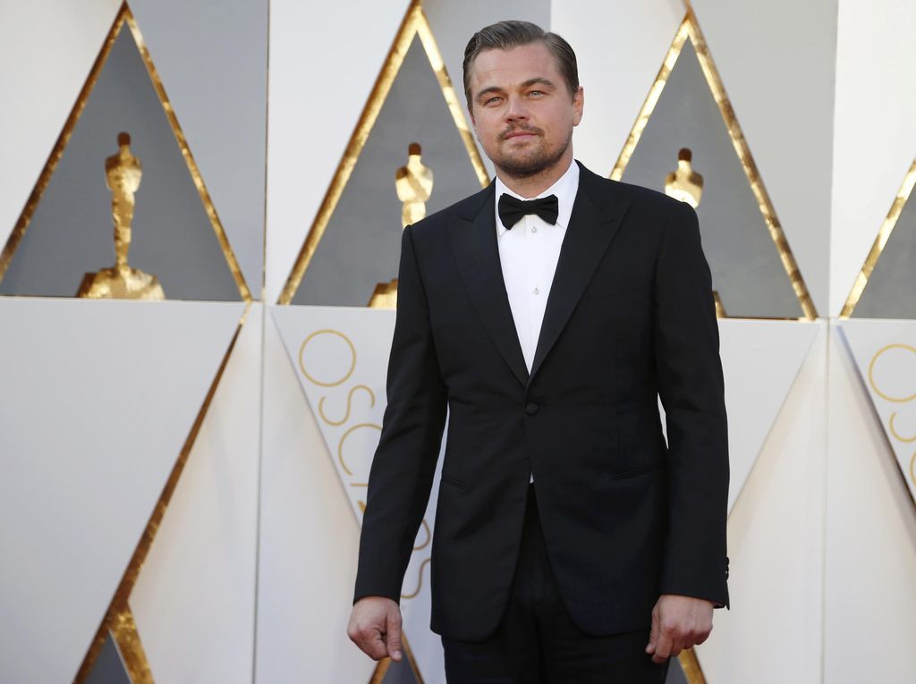 Giorgio Armani Terharu Karyanya Dipakai Leonardo DiCaprio Saat Raih Oscar