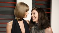Bukan Selena Gomez, Taylor Swift Gandeng Lorde di Pesta Oscar