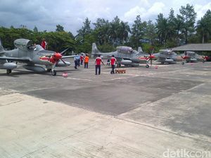 4 Pesawat Super Tucano dari Brasil Tiba di Lanud Abd Saleh Malang