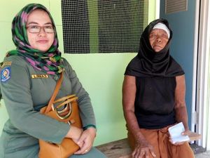 Nenek Lasiyem, Penderita Tumor Kulit Dapat Bantuan Rumah dan Uang