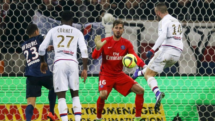 Lyon Beri PSG Kekalahan Pertama di Liga