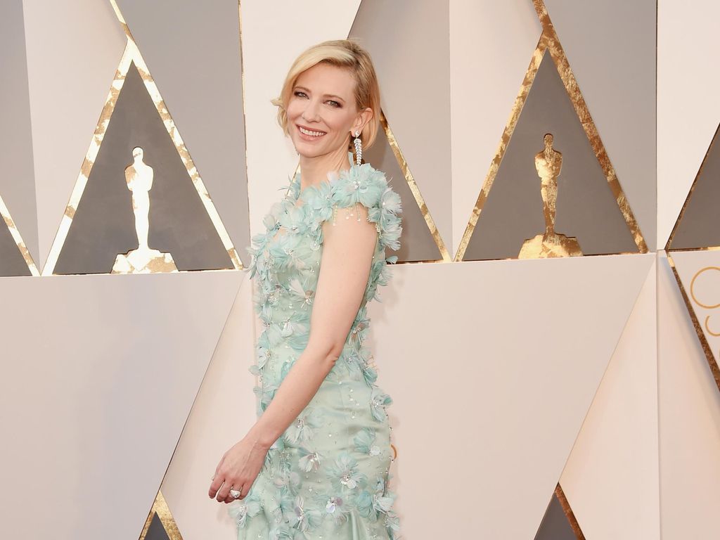 Cate Blanchett Nekat Potong Rambut Beberapa Jam Sebelum Tampil di Oscar