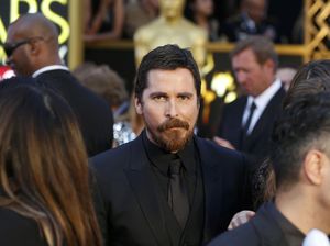 Pesan Nyeleneh Christian Bale untuk Robert Pattinson Jadi Batman Pesan Nyeleneh Christian Bale untuk Robert Pattinson Jadi Batman