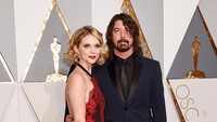 Vokalis Foo Fighters Punya Anak dari Selingkuhan, Kini Bahas Keluarga
