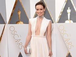 5 Gaya Andalan untuk Berpose Seperti Seleb di Karpet Merah Oscar