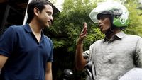 Sandiaga Uno Naik Ojek ke Kantor Go-Jek