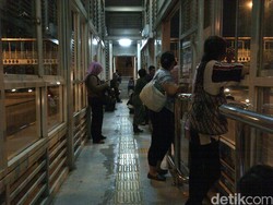 Penumpang Kesal Tunggu Bus hingga 2 Jam, Ini Penjelasan Dirut TransJ