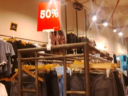 (X)S.M.L Sale 50% Off, Rok Mulai dari Rp 150 Ribu