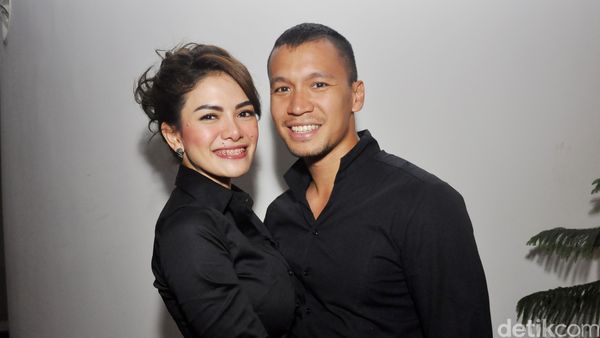 Mesranya! Nikita Mirzani Peluk-peluk Samuel Rizal