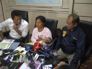 Hampir Putus Asa, Dian Sumringah Bayi Suci yang Diculik Kokom dkk Ditemukan Polisi Hampir Putus Asa, Dian Sumringah Bayi Suci yang Diculik Kokom dkk Ditemukan Polisi