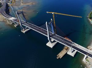 Megahnya Jembatan Merah Putih di Ambon
