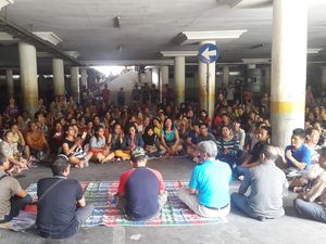 Tepuk Tangan dan Air Mata Warnai Pertemuan Ribuan Pedagang dan PD Pasar