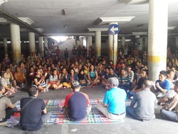 Tepuk Tangan dan Air Mata Warnai Pertemuan Ribuan Pedagang dan PD Pasar