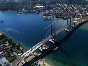 Jembatan Terpanjang di Indonesia Timur yang Megah