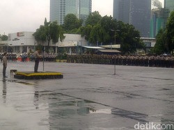 Di Tengah Hujan, Polda Metro Gelar Apel Operasi Simpatik Jaya