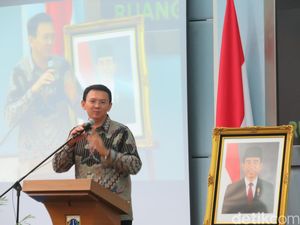 Ahok: Lawan Politik Ingin Parpol Marah dan Syarat Independen Gagal Ahok: Lawan Politik Ingin Parpol Marah dan Syarat Independen Gagal
