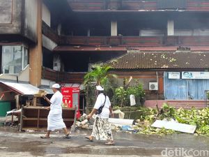 Kebakaran di Pasar Badung Ludeskan 300-an Kios, 1.600 Pedagang Terimbas