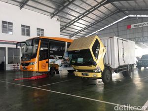 Ini Bedanya Produksi Mobil Penumpang dan Karoseri