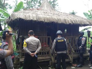 Dua Teroris yang Ditangkap di Malang Pernah Bertemu dengan Pelaku Bom Thamrin Dua Teroris yang Ditangkap di Malang Pernah Bertemu dengan Pelaku Bom Thamrin