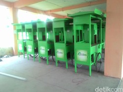 Asyik, Warga Eks Kalijodo di Rusun Marunda Dapat Gerobak Usaha