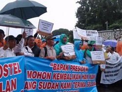 PNS Eks Ditjen Postel: Kami Nggak Nuntut Aneh-aneh, Kok