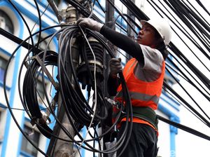 Tak Lama Lagi Kota Bandung Bebas dari Seliweran Kabel Udara