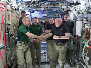 Setahun di Luar Angkasa, Astronot AS dan Kosmonot Rusia Pulang ke Bumi