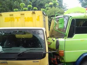 Keserempet Tabrakan Beruntun di Cileungsi, Pedagang Asongan Dibawa ke RS