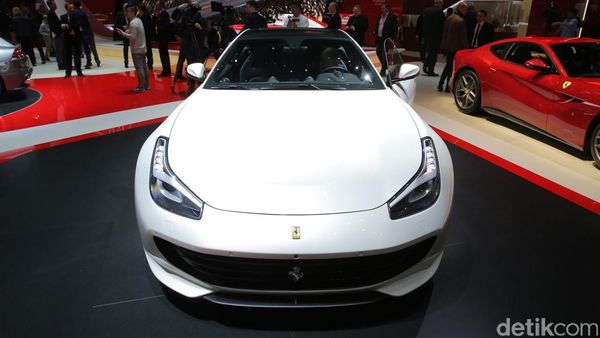 Ferrari GTCLusso, Pengganti Ferrari FF
