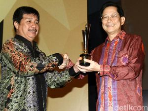 Dirut BCA Raih Lifetime Achievement