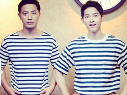 Gaya Kocak Song Joong Ki dan Jin Goo Heboh Nonton Red Velvet