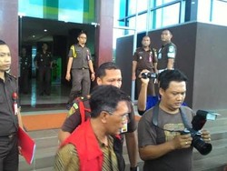 Dua Pejabat dan Satu Rekanan KPU Jatim Ditahan
