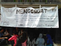 Ratusan Mahasiswa IAIN Jember Demo Rektorat