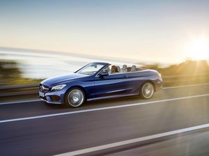 Mercedes-Benz C-Class Cabrio Tampil Telanjang