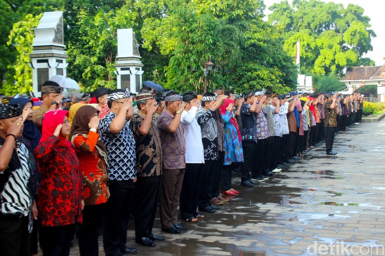 'Pesan' di Balik Jadwal Lebih Pagi PNS Purwakarta dan 