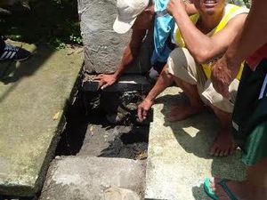 Tanah di Selokan Hangat dan Berasap Gegerkan Warga Kediri