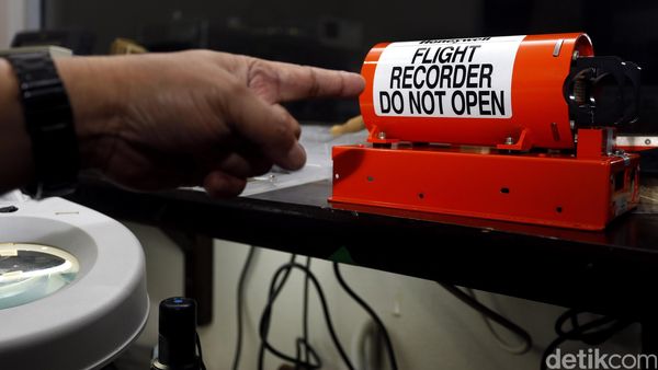 Mengintip Laboratorium Khusus Black Box KNKT