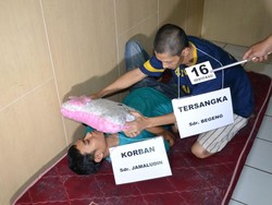 Begeng Jalani Rekonstruksi Pembunuhan Bocah J