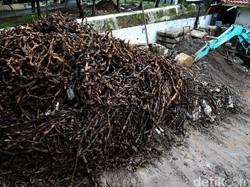 Djarot: Sampah Bungkus Kabel Pelanggaran, Betul-betul Keterlaluan!