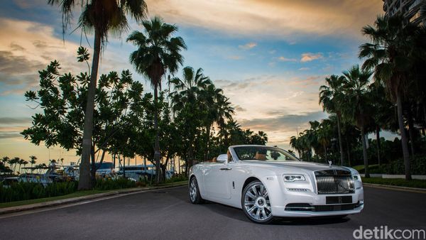 Rolls-Royce Dawn Pertama Kali Diluncurkan di ASEAN