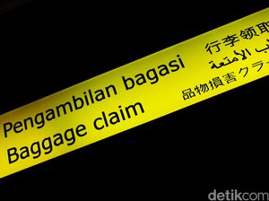Polisi Tangkap Pencuri Koper di Bandara Soekarno Hatta Polisi Tangkap Pencuri Koper di Bandara Soekarno Hatta