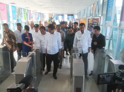 Pegang Tiket Sendiri, Jokowi Naik Kereta dari Medan ke Bandara Kualanamu