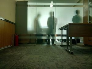 7 Penyidik Bareskrim Cek Berkas dan Komputer Ferrial Sofyan