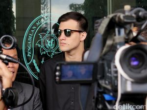 Proses Cerai dengan Risty, Stuart Ribut dengan Pengacara Proses Cerai dengan Risty, Stuart Ribut dengan Pengacara