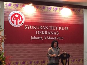 Hadiri HUT Dekranas, Iriana Jokowi Minta Kerajinan Tenun Dioptimalkan Hadiri HUT Dekranas, Iriana Jokowi Minta Kerajinan Tenun Dioptimalkan