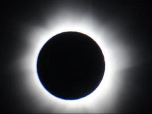 Hati-hati Saat Memotret Gerhana Matahari, Ini Tipsnya